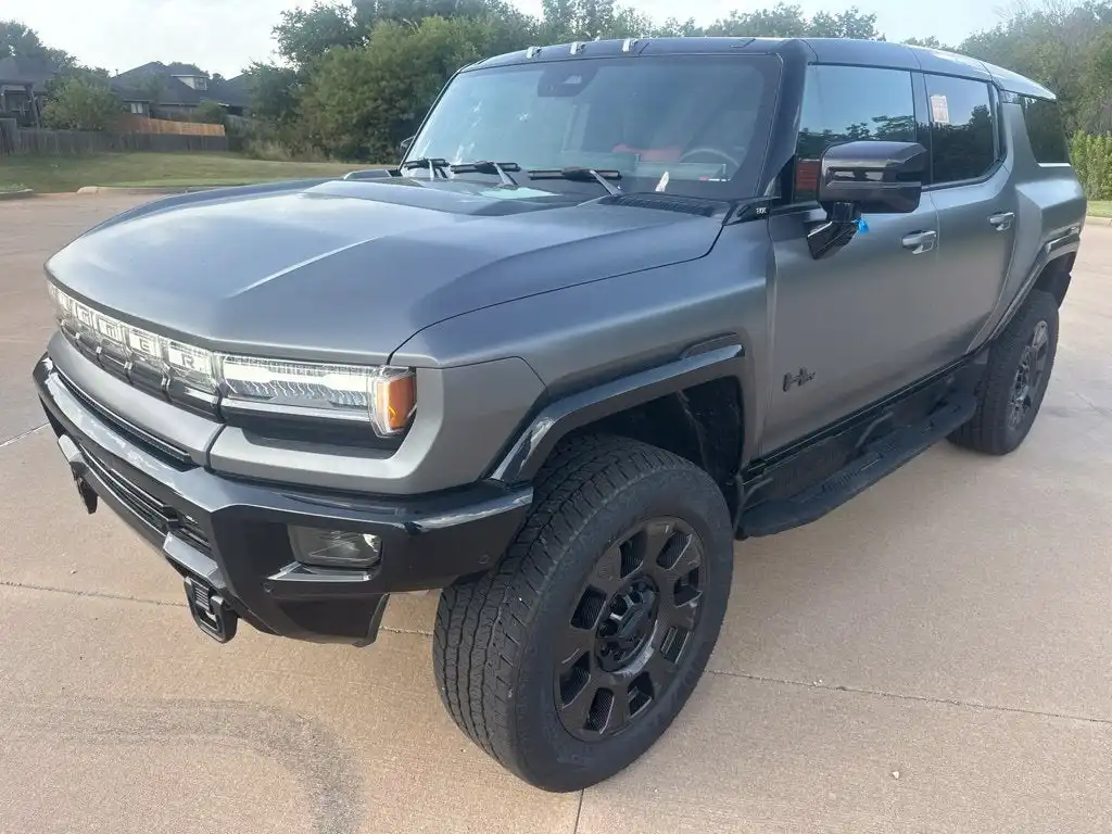 2026 GMC Hummer EV 3X SUV's photo