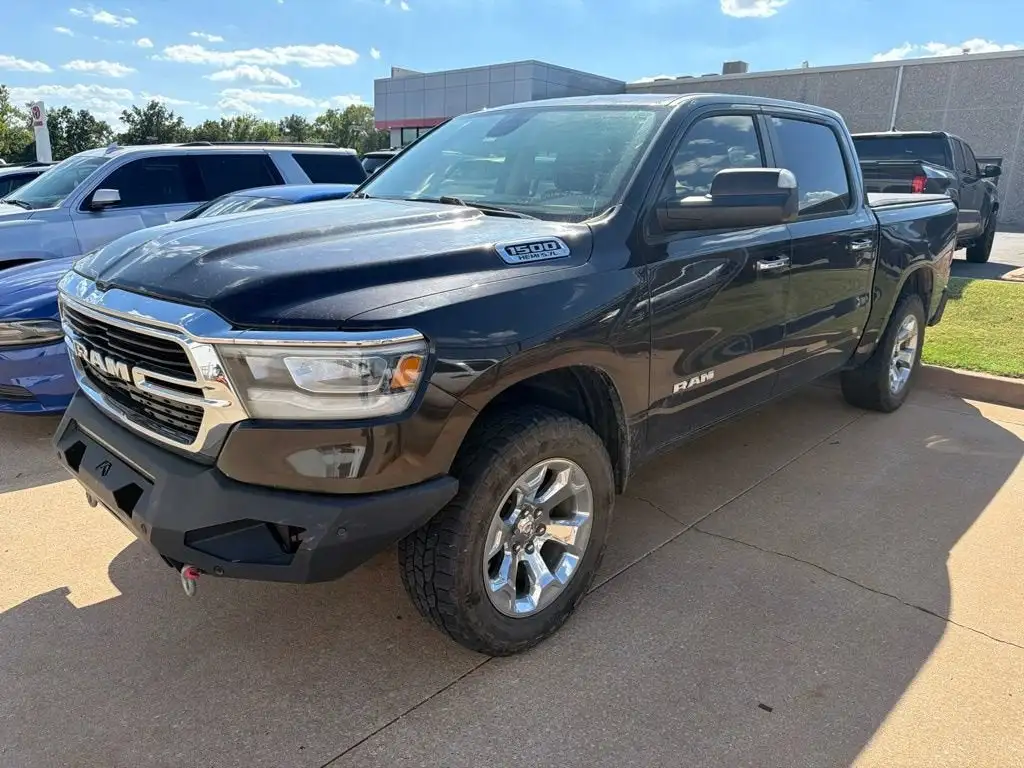 2019 RAM 1500 Big Horn/Lone Star 4WD Crew Cab 5'7's photo