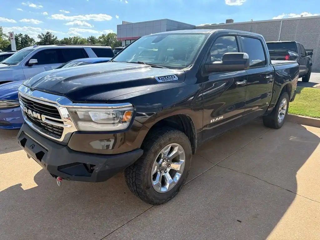 2019 RAM 1500 Big Horn/Lone Star 4WD Crew Cab 5'7's photo