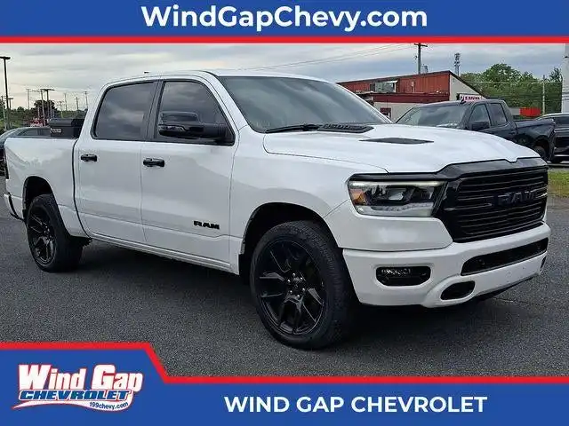 2024 RAM 1500 Laramie 4WD Crew Cab 5'7's photo