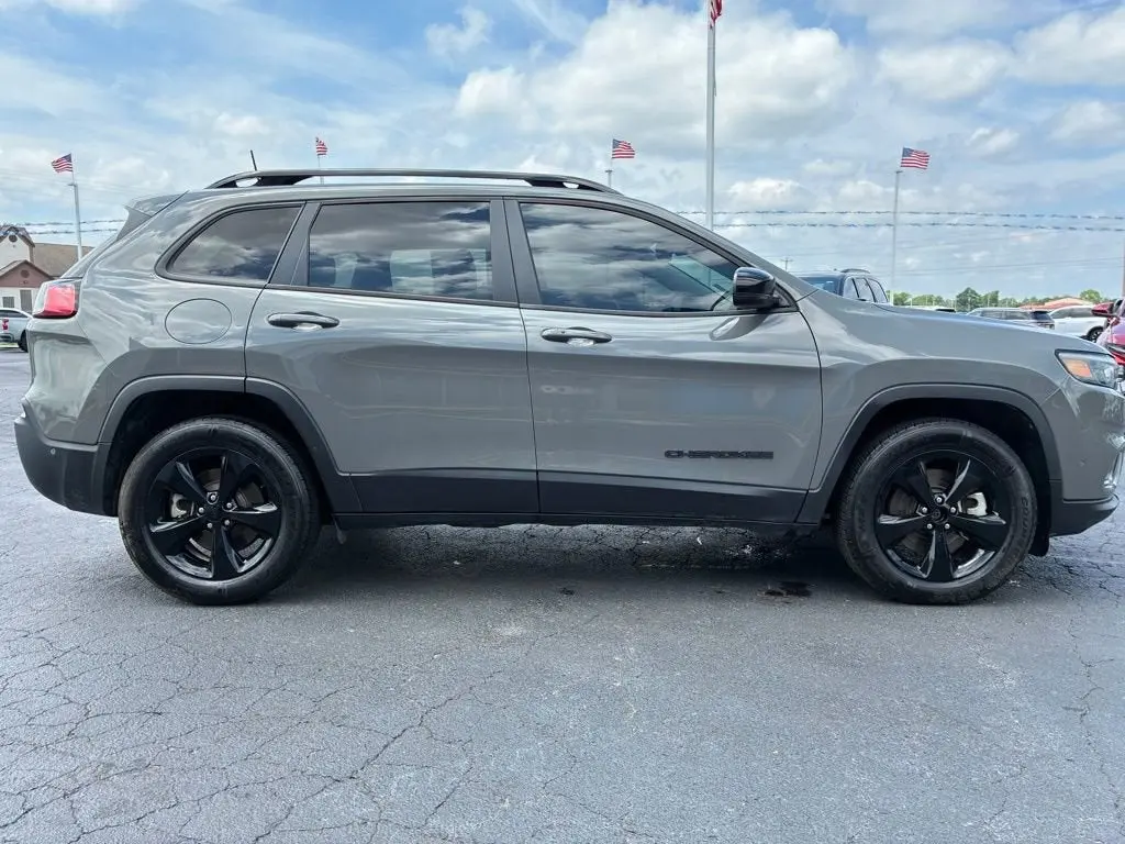 2023 Jeep Cherokee Altitude Lux 4X4 photo 5