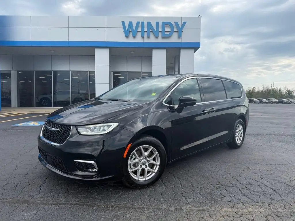 2025 Chrysler Pacifica Select photo 1
