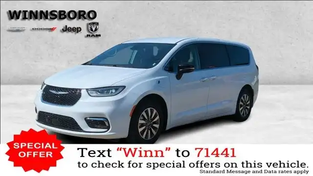 2024 Chrysler Pacifica Hybrid PHEV Select's photo