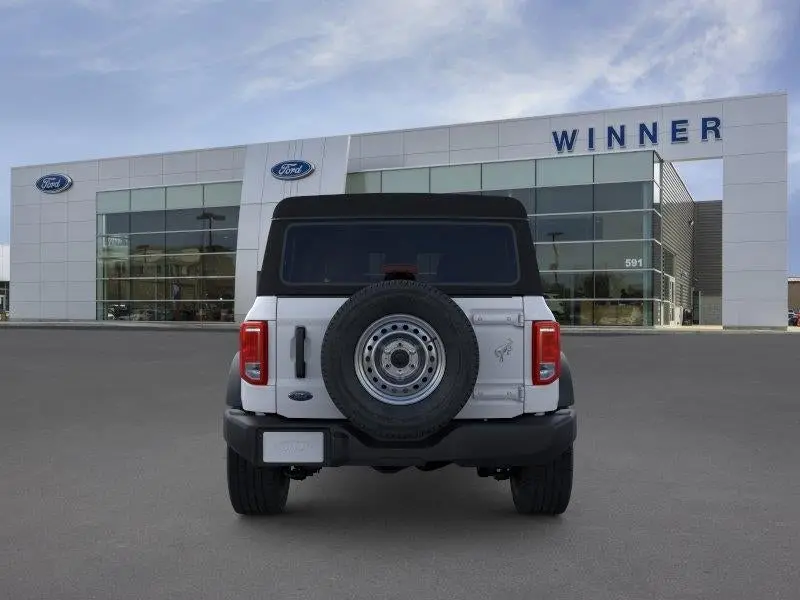 2025 Ford Bronco Base 4x4 photo 5