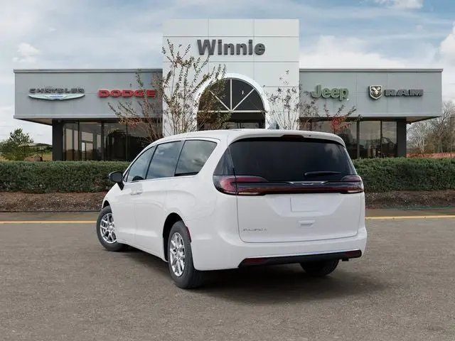 2027 Chrysler Pacifica Select photo 3