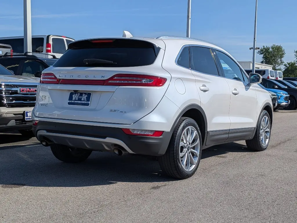 2017 Lincoln MKC Select AWD photo 3