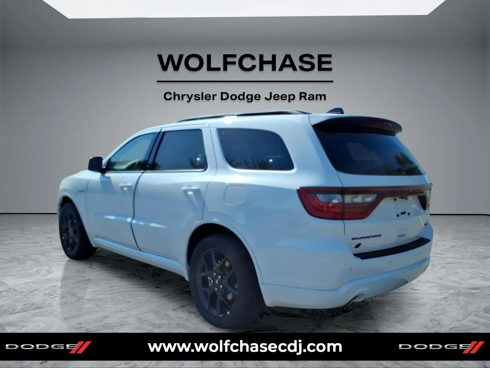 2027 Dodge Durango HEMI V8 GT AWD photo 3