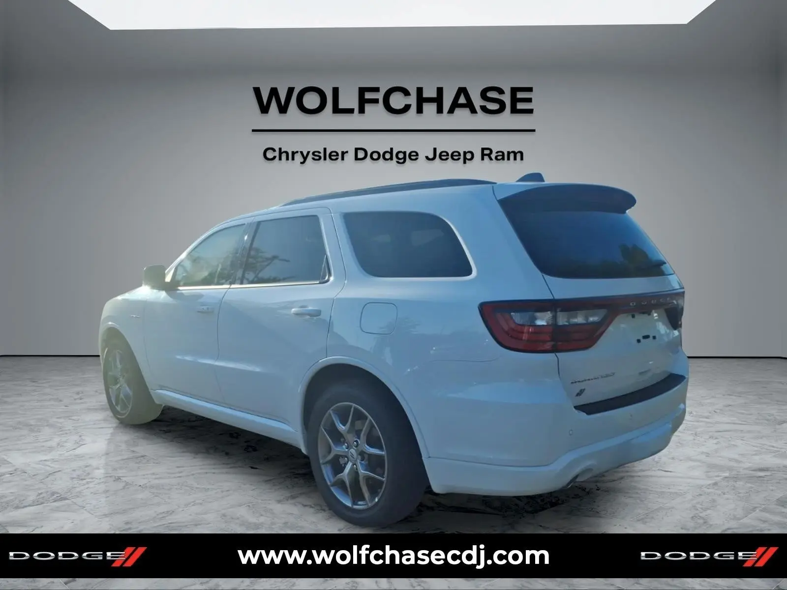 2027 Dodge Durango HEMI V8 GT AWD Plus photo 3