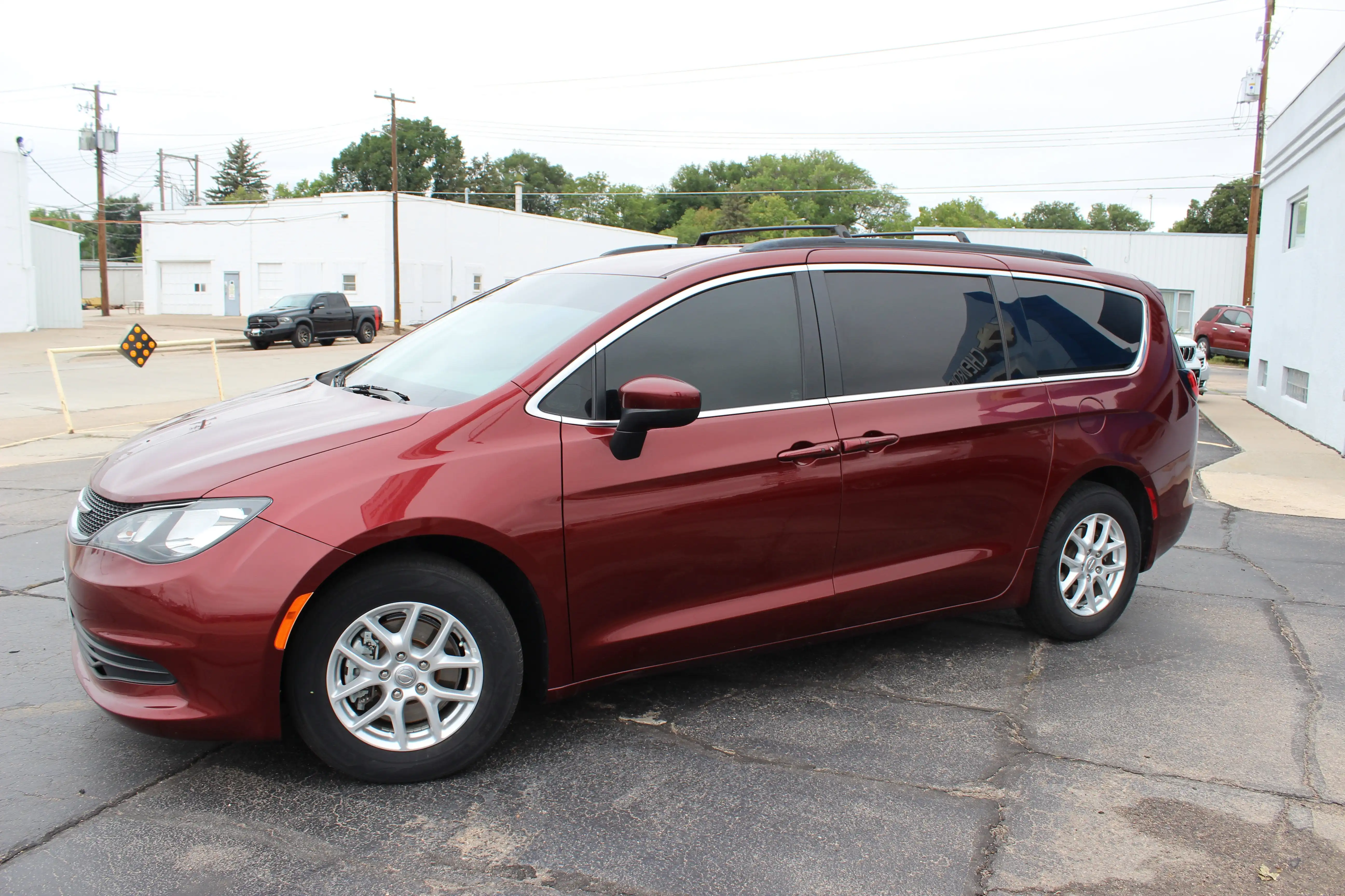 2020 Chrysler Voyager LXI's photo
