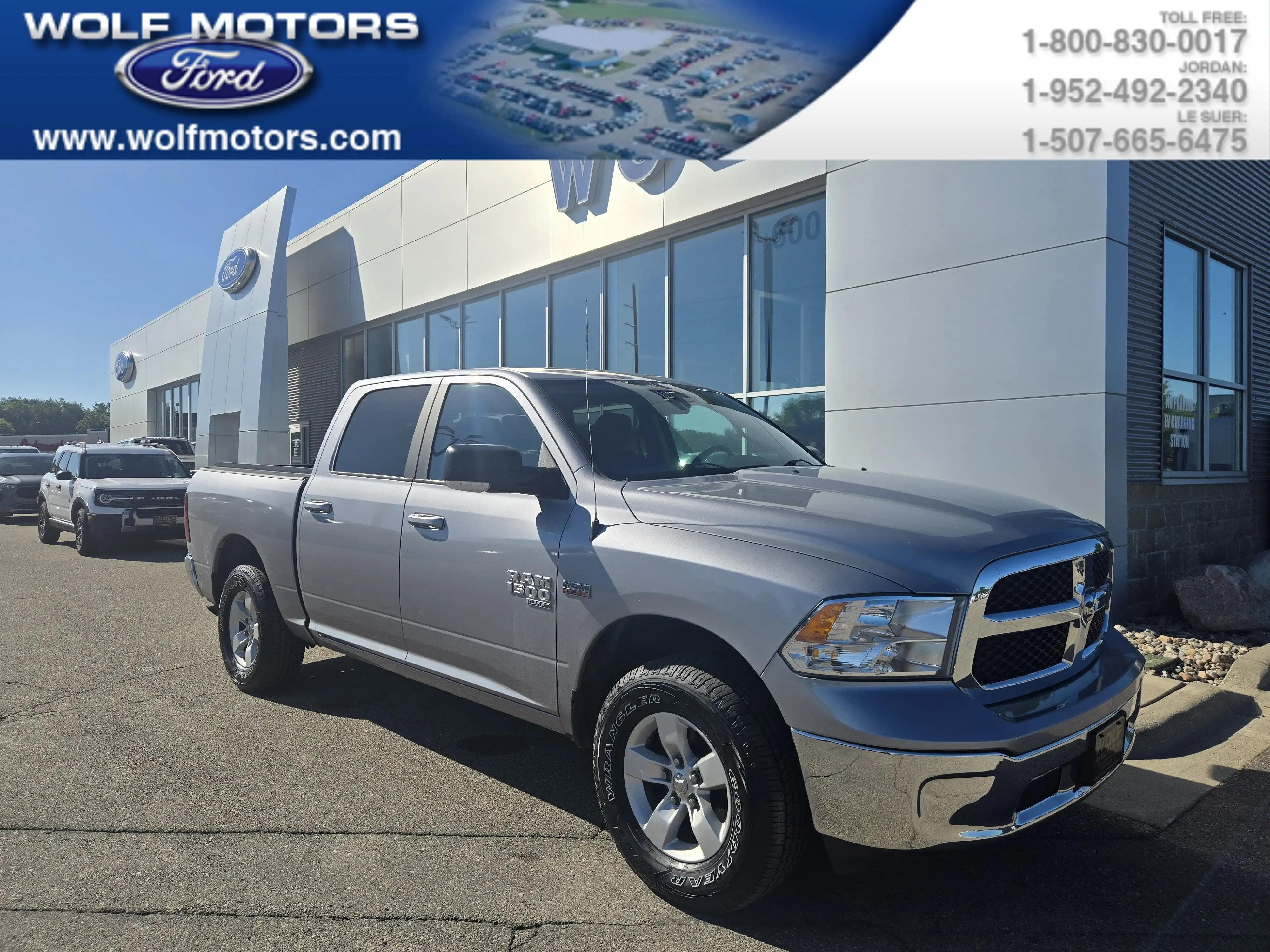 2019 RAM 1500 Classic SLT 4x4 Crew Cab 5'7's photo