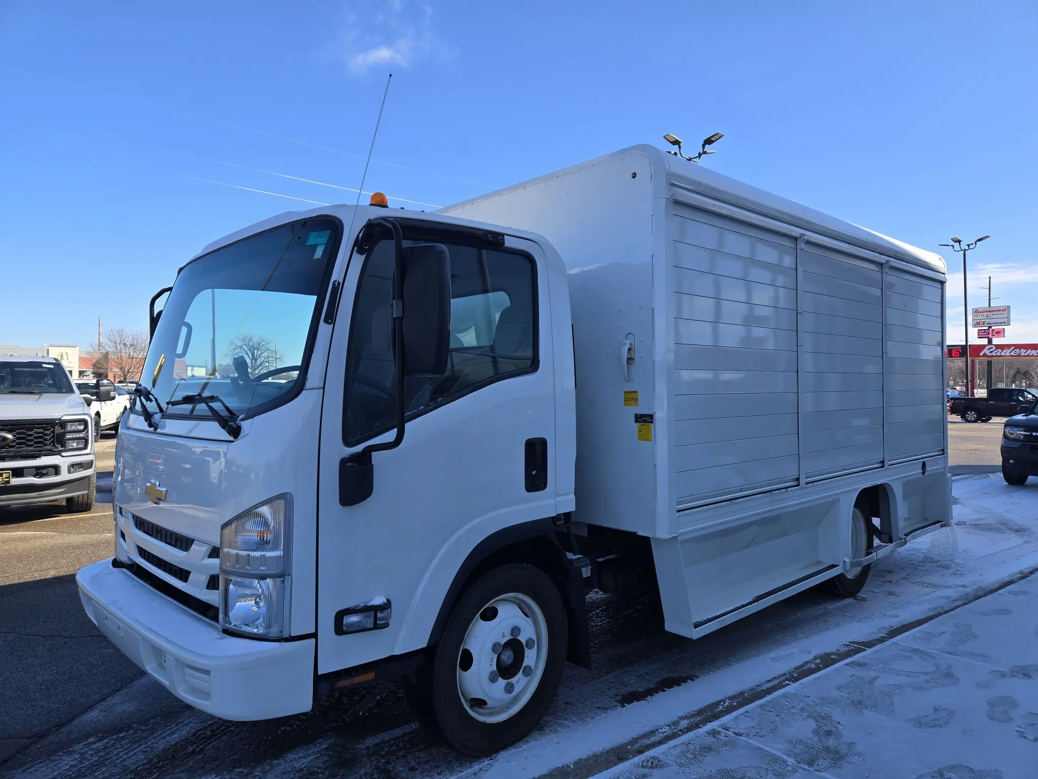 2018 Chevrolet Low Cab Forward Regular Cab 4500 Gas 132.5 WB photo 3