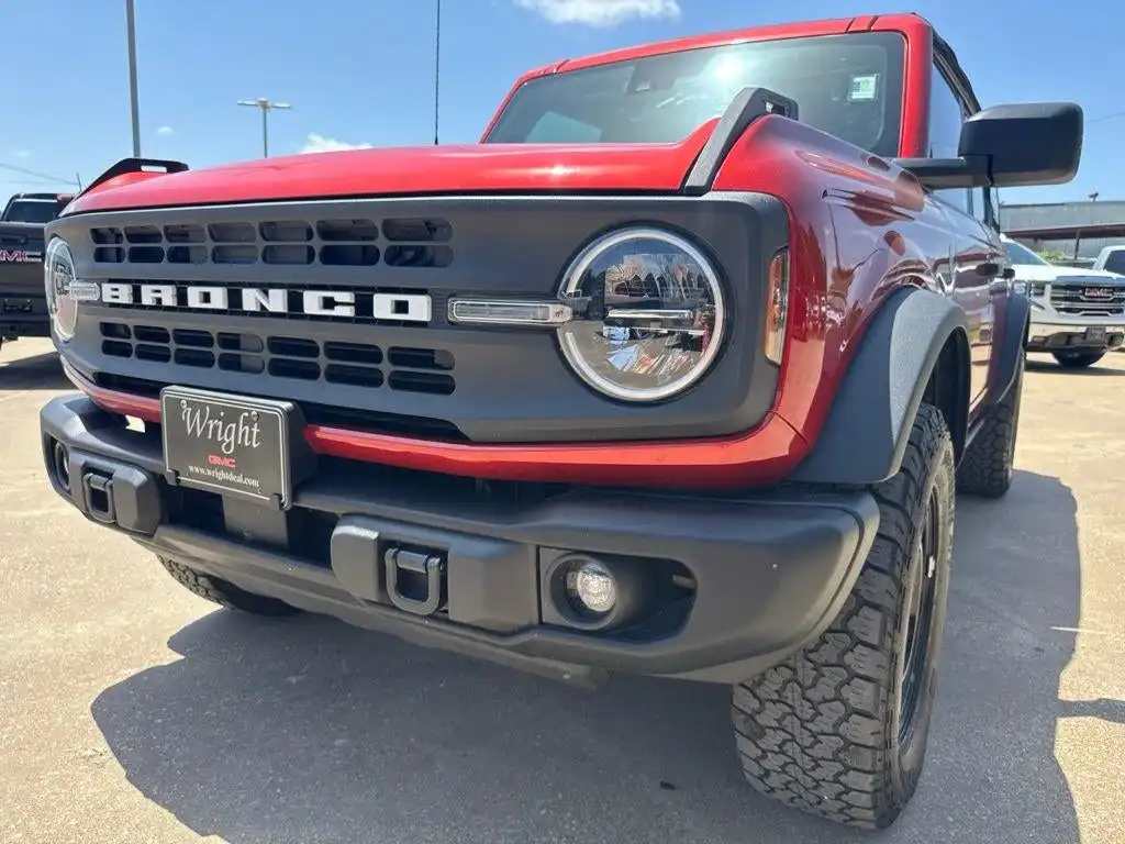 2023 Ford Bronco Black Diamond 4x4's photo