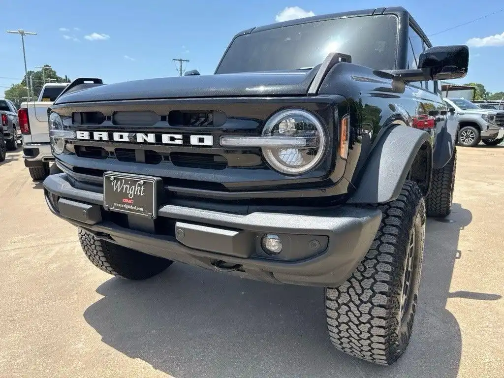 2026 Ford Bronco Outer Banks 4x4's photo