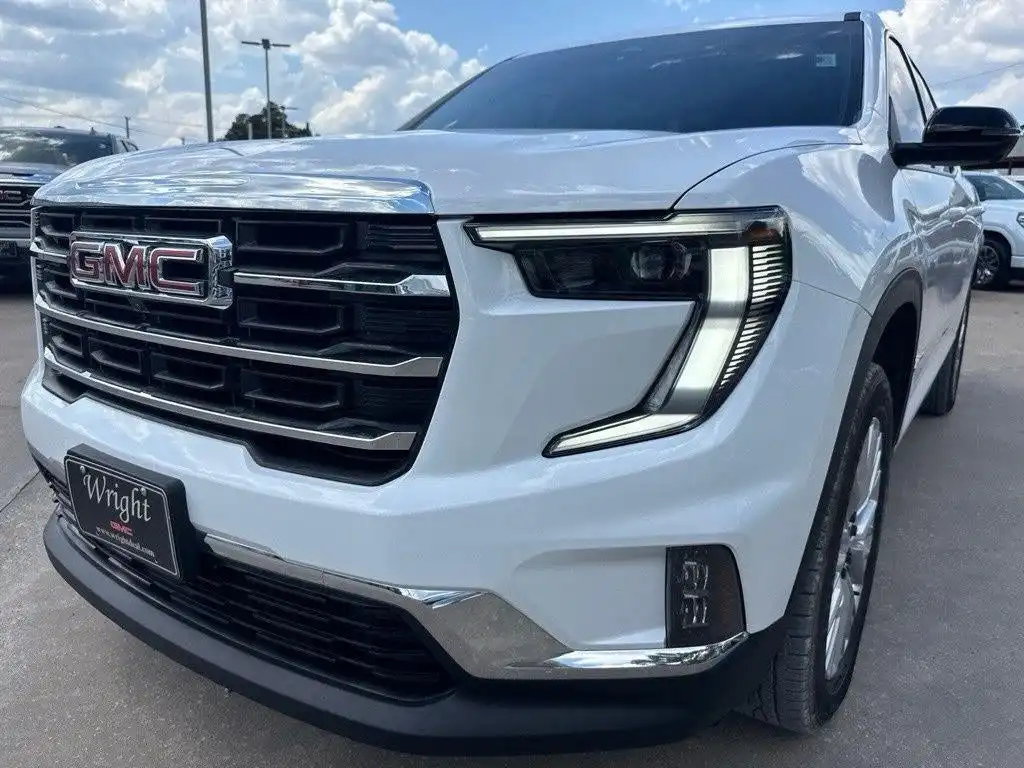 2025 GMC Acadia Elevation FWD's photo