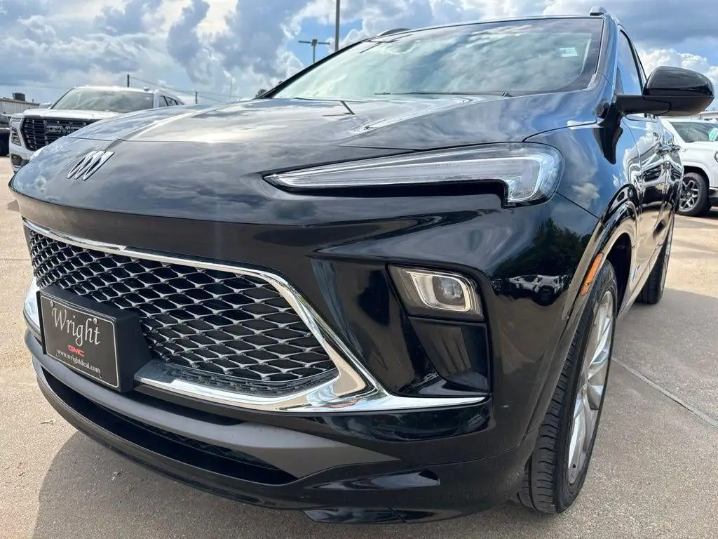 2024 Buick Encore GX Avenir photo 1