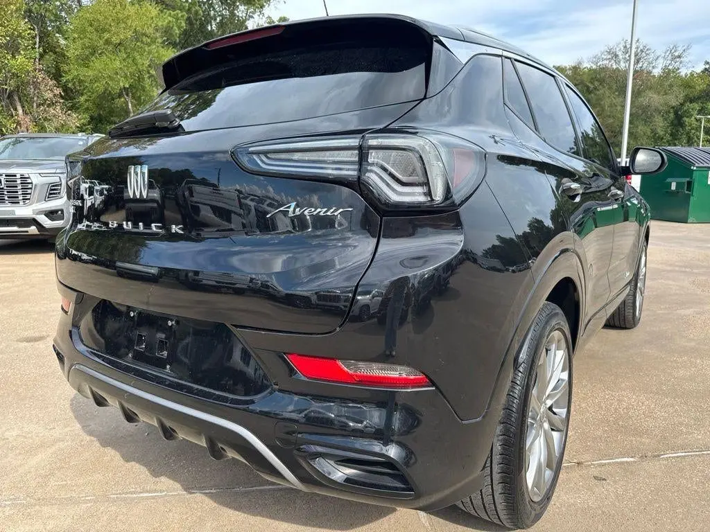 2024 Buick Encore GX Avenir photo 3