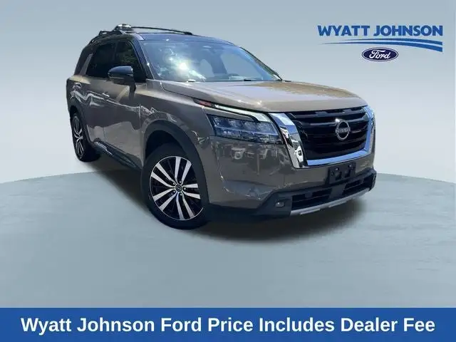 2023 Nissan Pathfinder Platinum 4WD's photo