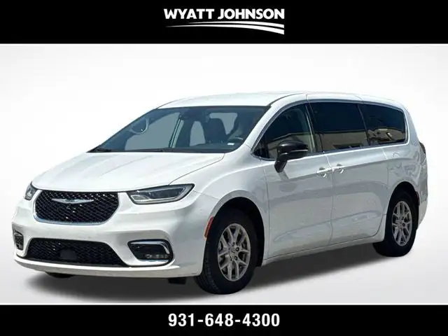 2024 Chrysler Pacifica Touring L's photo