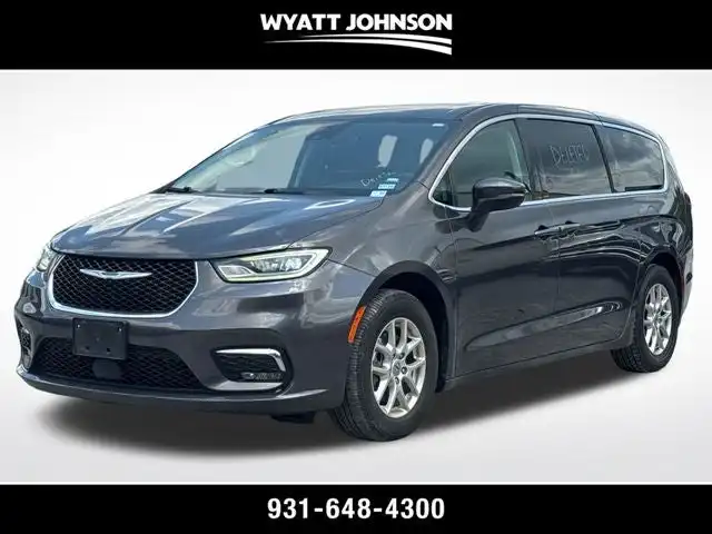 2023 Chrysler Pacifica Touring L's photo