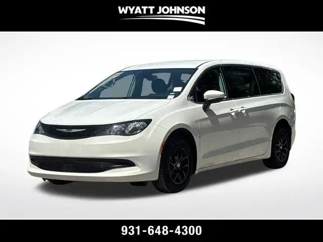 2023 Chrysler Voyager LX's photo