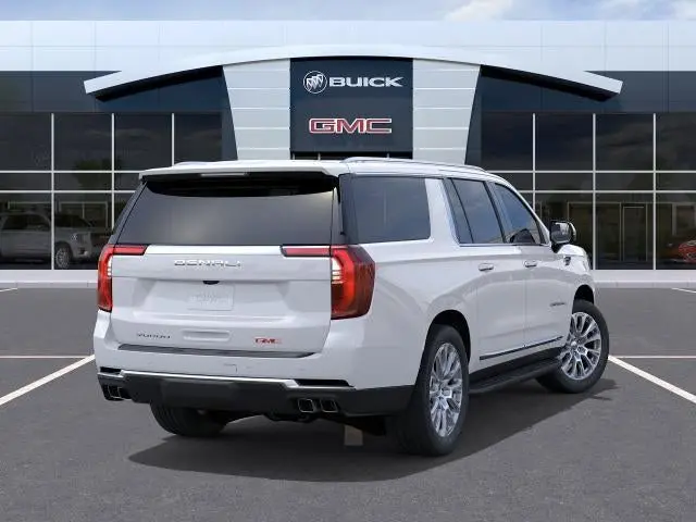 2026 GMC Yukon Denali AWD photo 4