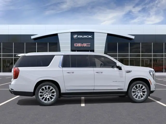 2026 GMC Yukon Denali AWD photo 5