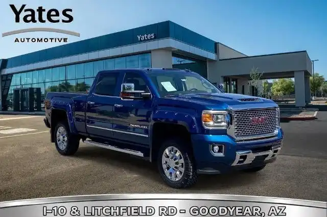 2017 GMC Sierra 4WD Crew Cab Standard Box Denali's photo