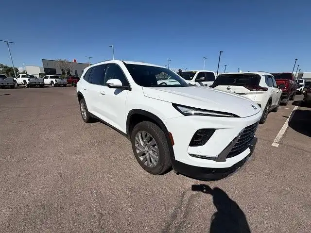 2025 Buick Enclave Preferred AWD's photo