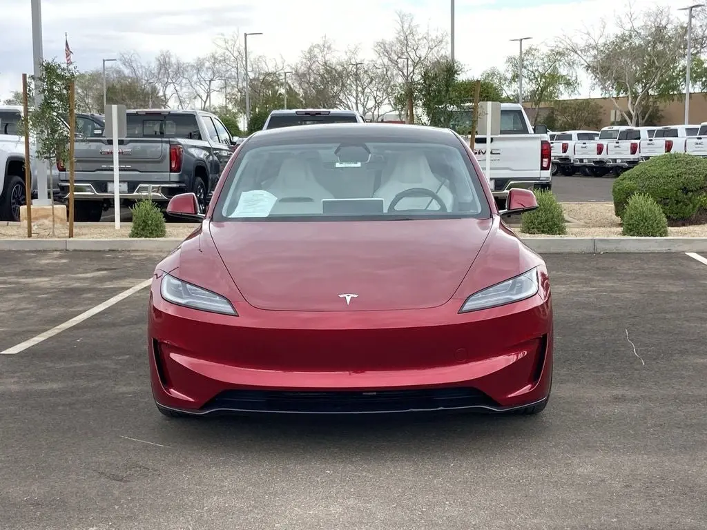 2025 Tesla Model 3 Performance photo 3
