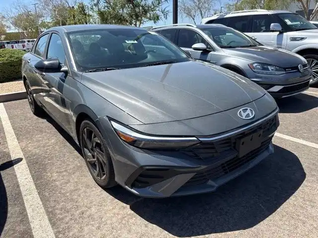 2026 Hyundai Elantra 2.0 SEL Sport IVT's photo