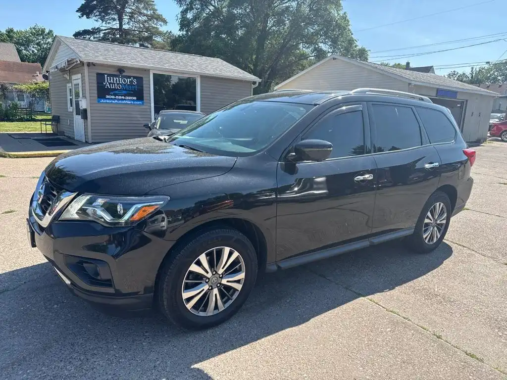 2019 Nissan Pathfinder SL 4WD's photo