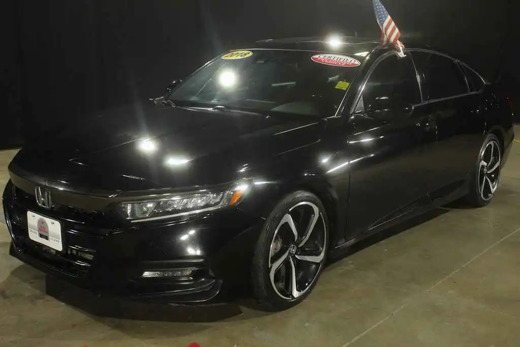 2018 Honda Accord 2.0T Sport Auto's photo