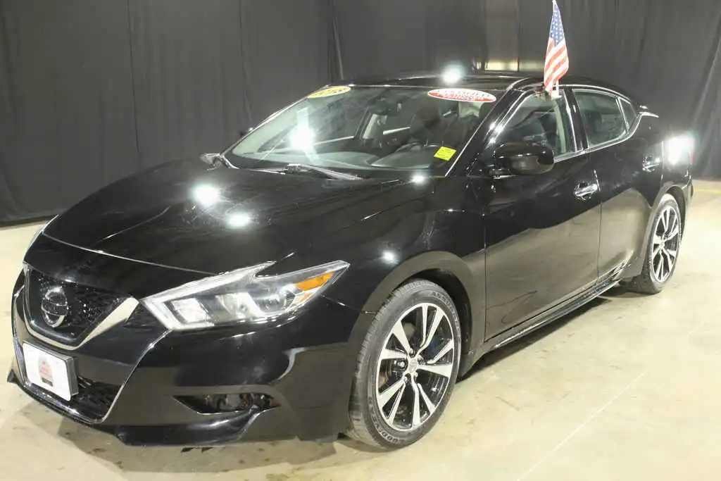 2018 Nissan Maxima S's photo