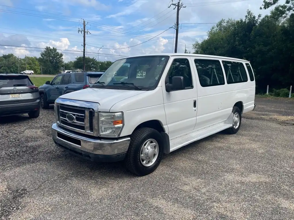 2014 Ford E-Series E-350 XLT Super Duty Extended's photo