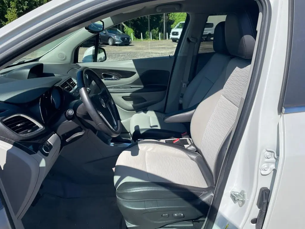 2015 Buick Encore Base photo 3
