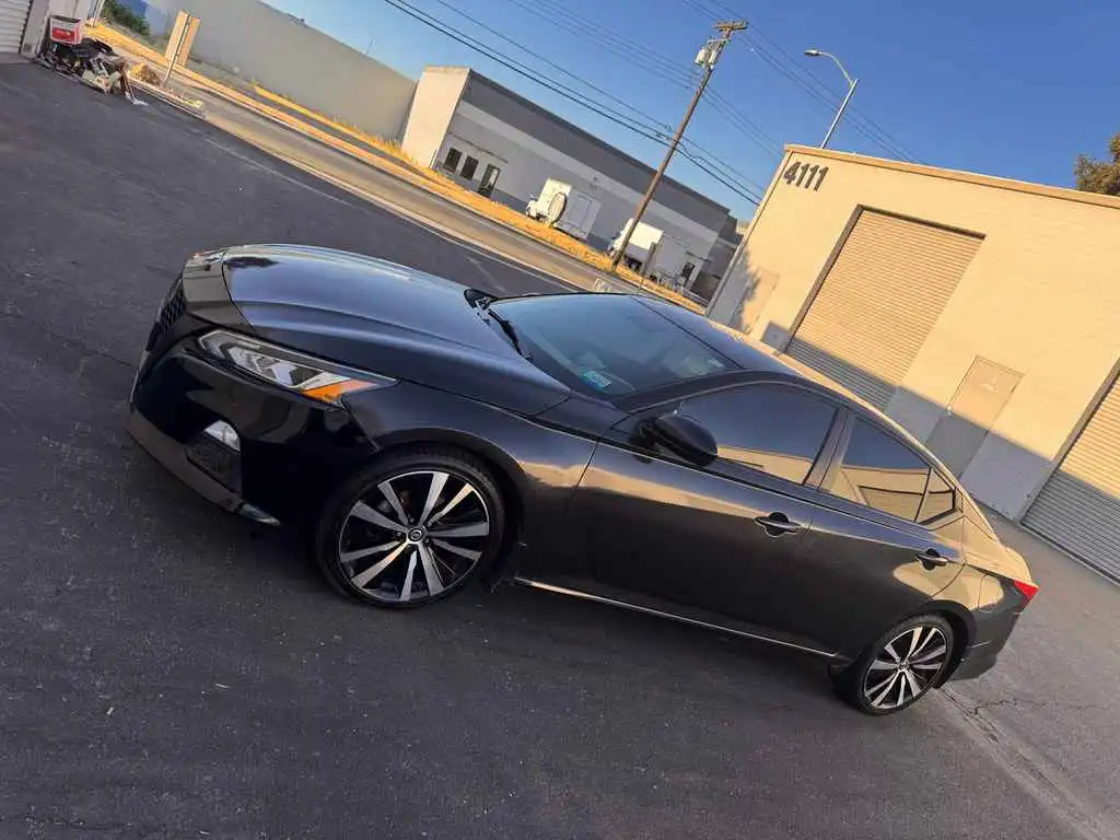 2019 Nissan Altima 2.5 SR's photo