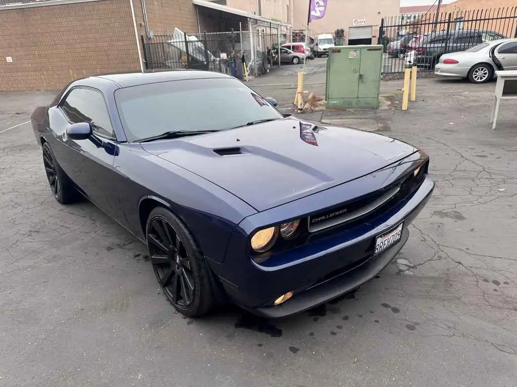 2014 Dodge Challenger SXT's photo