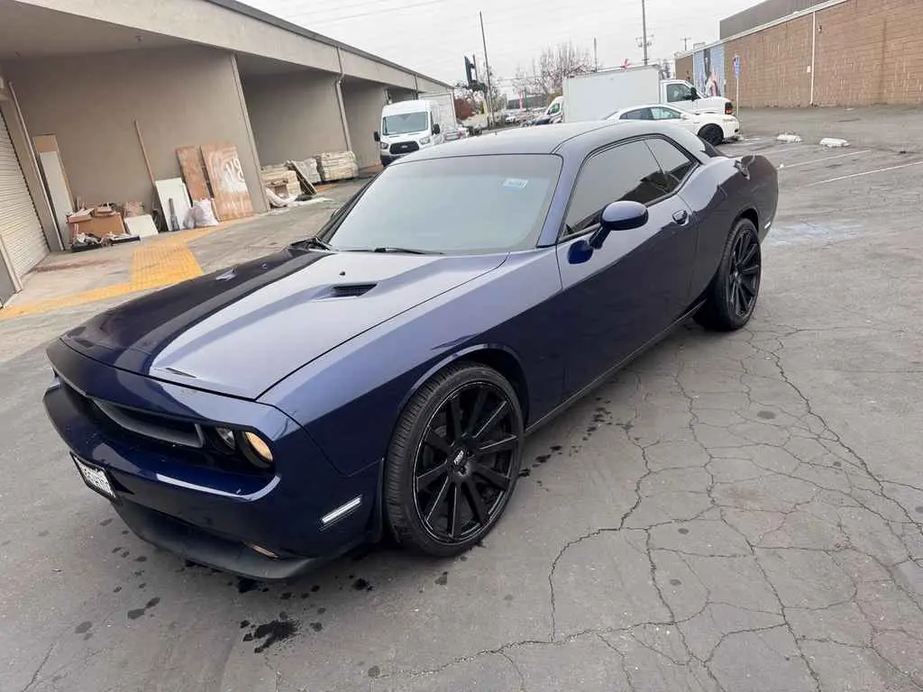 2014 Dodge Challenger SXT photo 4