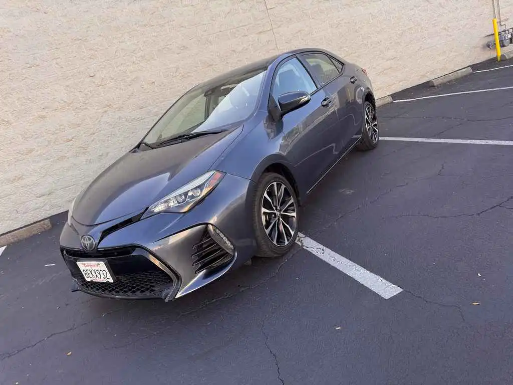 2018 Toyota Corolla SE AT's photo