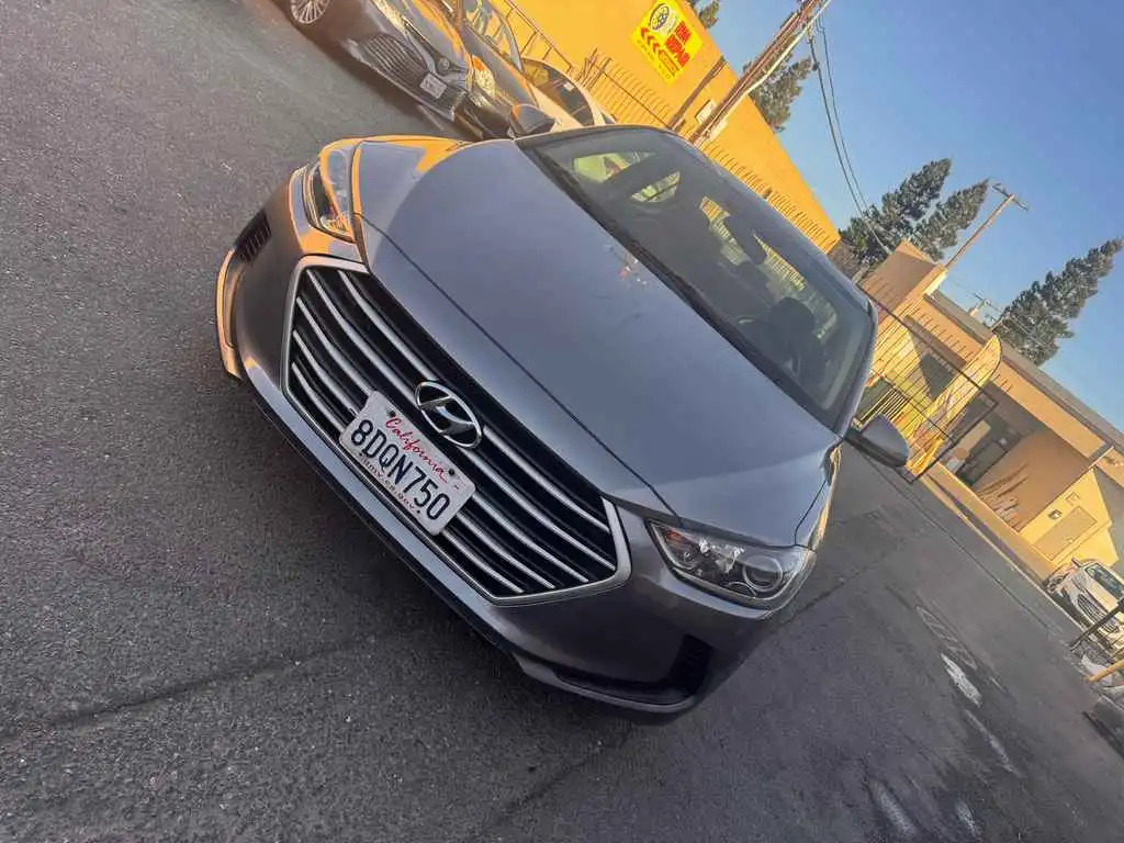2018 Hyundai Elantra 2.0 SEL A/T SULEZ's photo