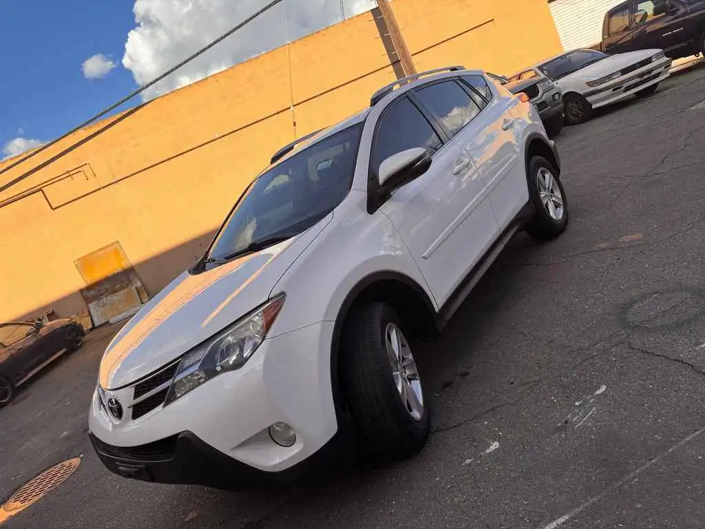 2014 Toyota RAV4 XLE's photo