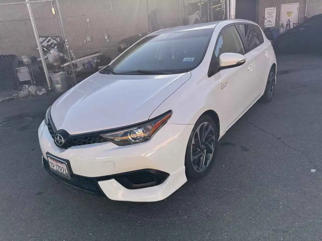 2016 Scion iM CVT's photo