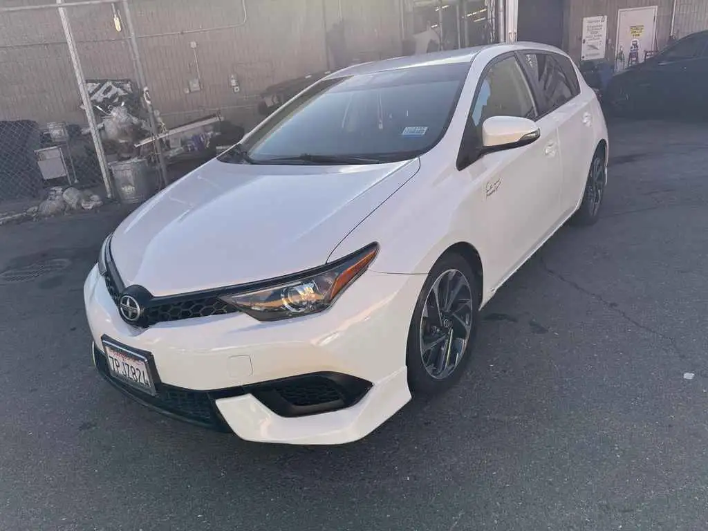 2016 Scion iM CVT's photo