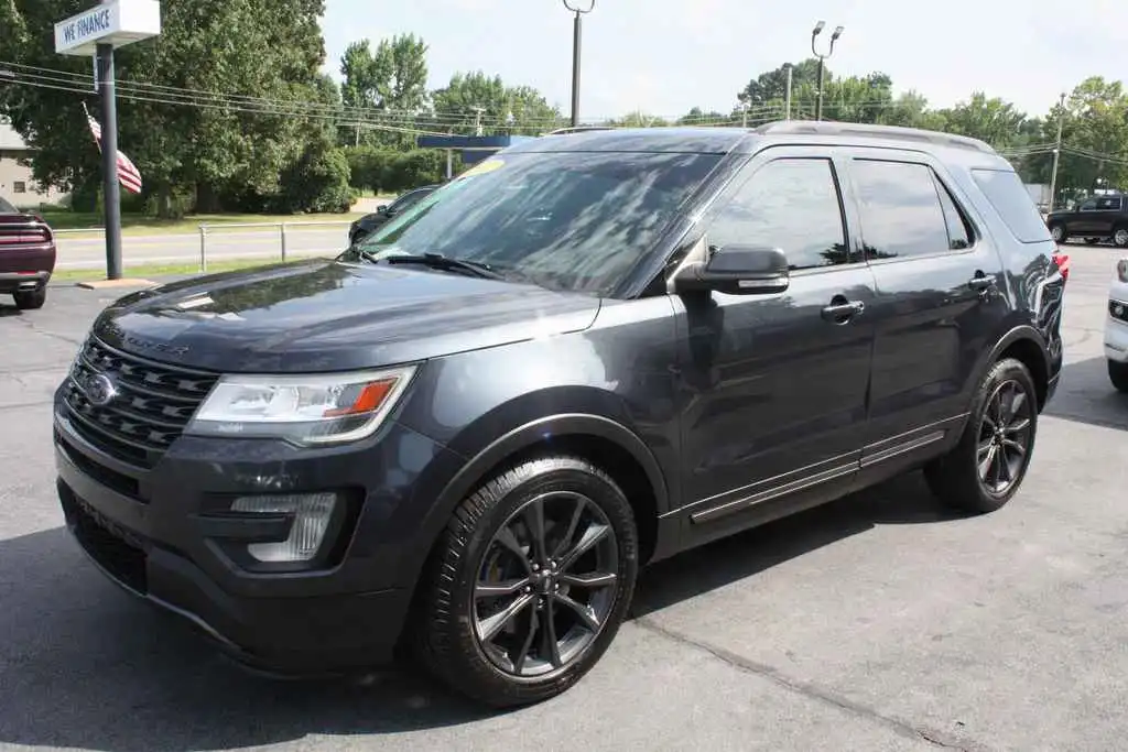 2017 Ford Explorer XLT FWD's photo