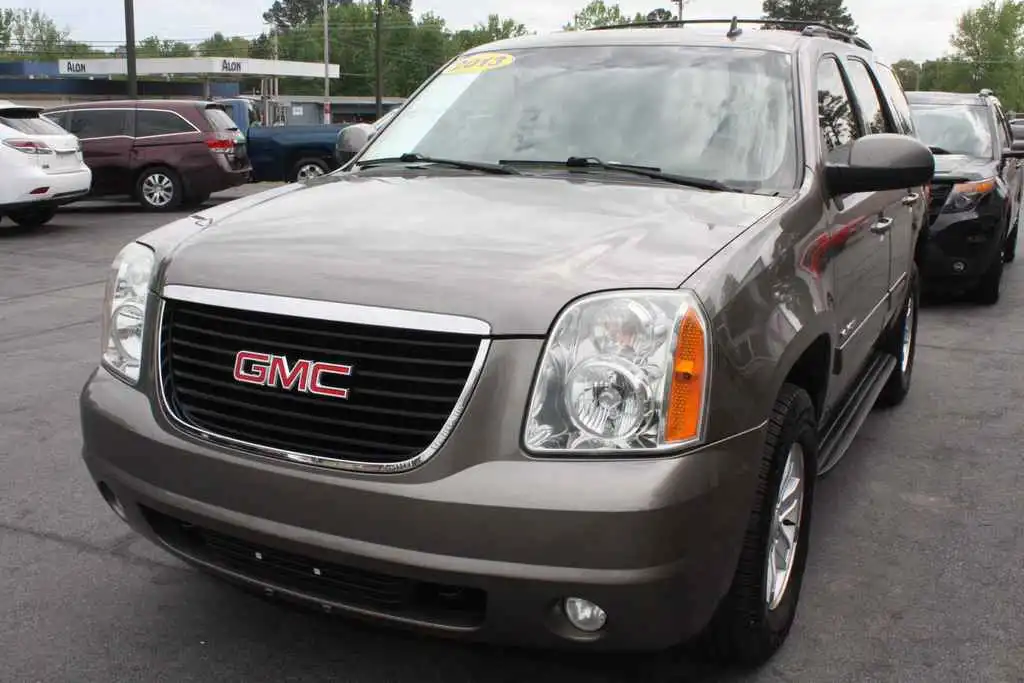 2013 GMC Yukon 2WD SLE's photo