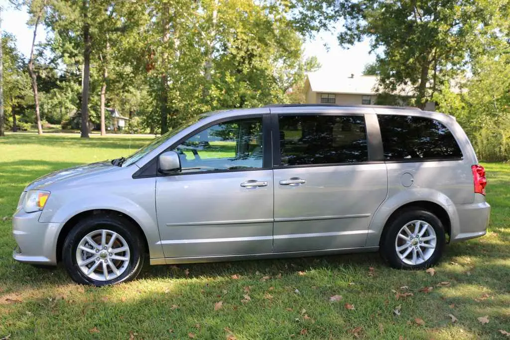 2014 Dodge Grand Caravan SXT photo 3
