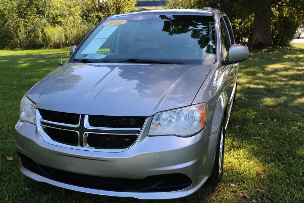 2014 Dodge Grand Caravan SXT photo 4