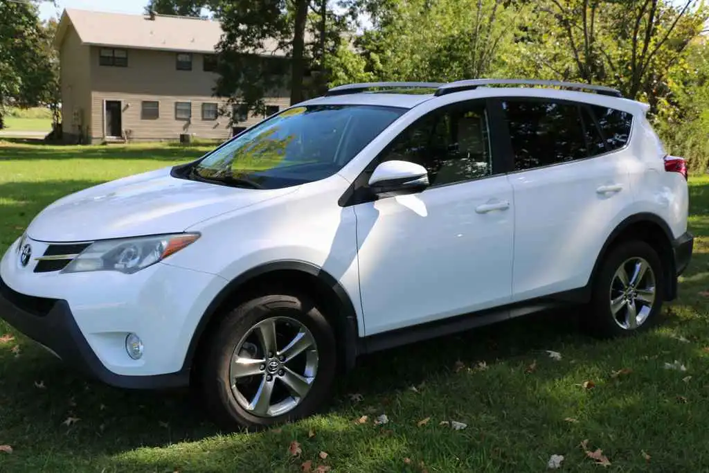2015 Toyota RAV4 XLE's photo
