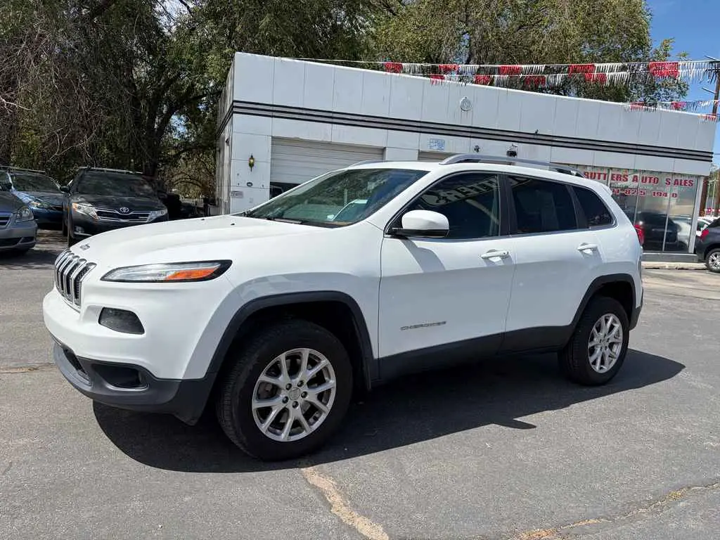 2016 Jeep Cherokee Latitude 4WD photo 4