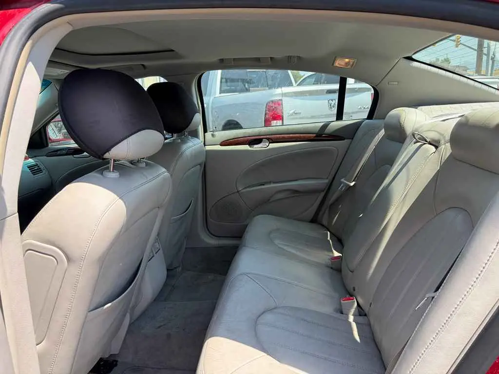2011 Buick Lucerne CXL Premium photo 5